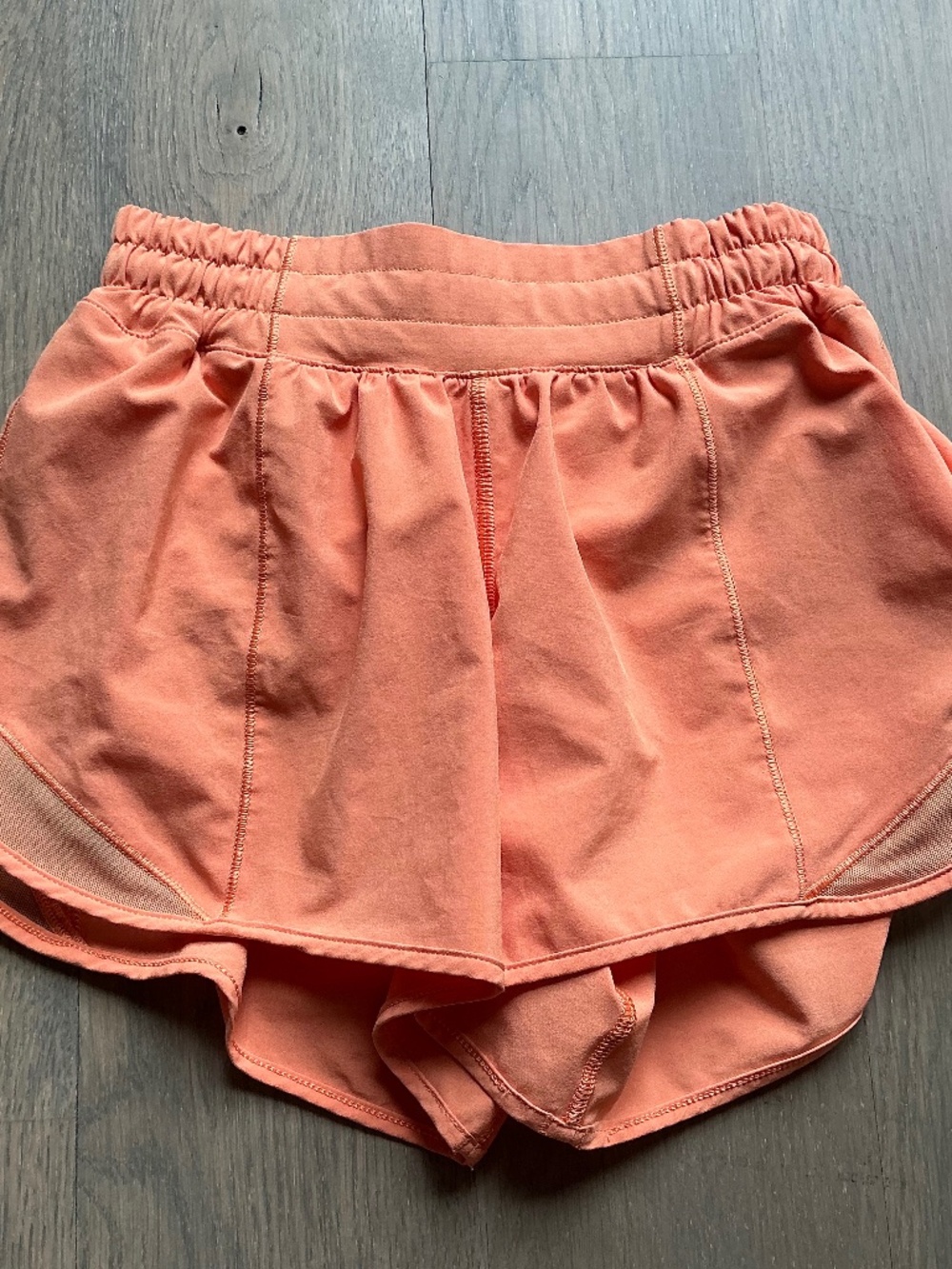 golden apricot lululemon hotty hot shorts